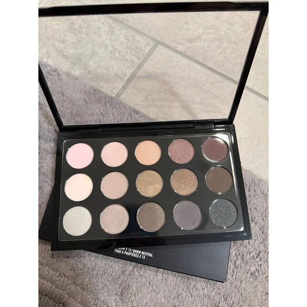 Brand new mac 15 eyeshadow cool neutral